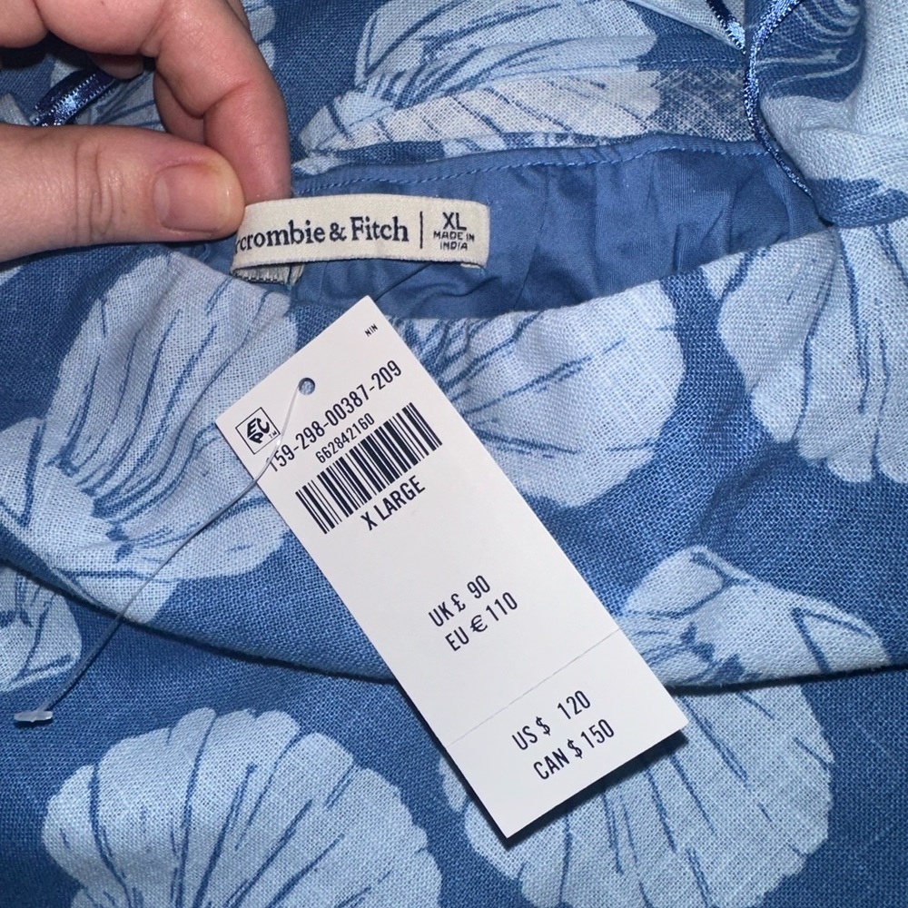 Abercrombie Blue & White Shell Print Maxi Dress - Picture 5 of 5